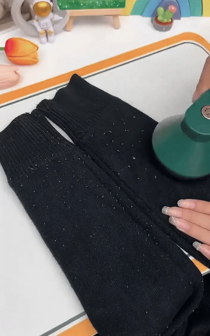 Rechargeable Fabric Lint Remover